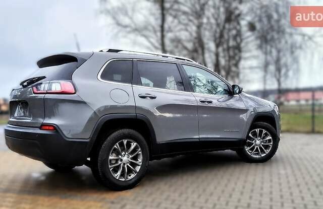 Серый Джип Чероки, объемом двигателя 2.36 л и пробегом 121 тыс. км за 14500 $, фото 4 на Automoto.ua