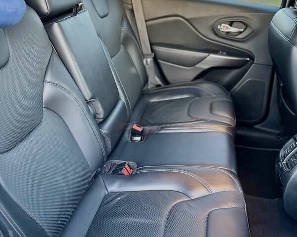 Сірий Джип Cherokee, об'ємом двигуна 3.24 л та пробігом 87 тис. км за 19900 $, фото 15 на Automoto.ua