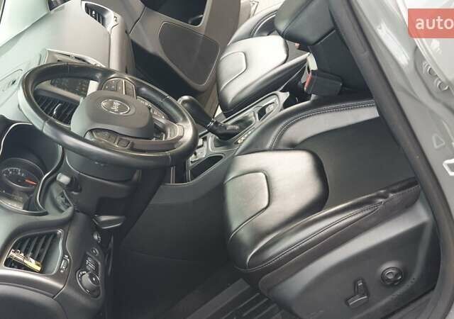 Серый Джип Чероки, объемом двигателя 3.24 л и пробегом 61 тыс. км за 19000 $, фото 30 на Automoto.ua