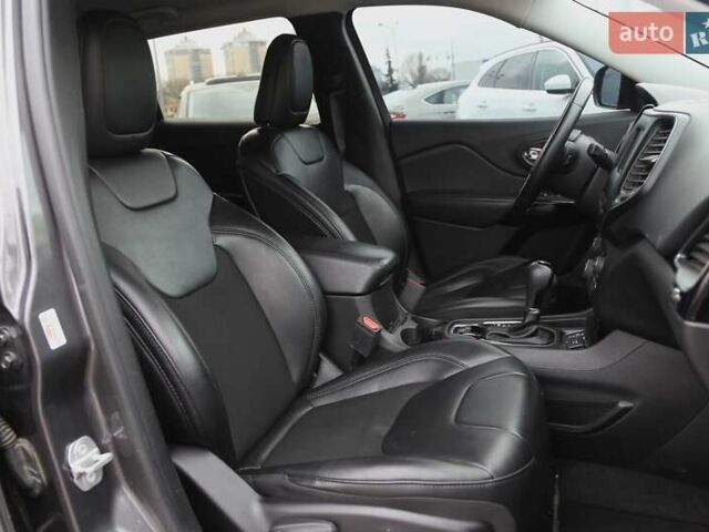 Сірий Джип Cherokee, об'ємом двигуна 2.36 л та пробігом 62 тис. км за 20900 $, фото 9 на Automoto.ua