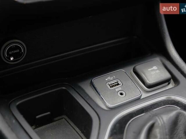 Сірий Джип Cherokee, об'ємом двигуна 2.36 л та пробігом 62 тис. км за 20900 $, фото 20 на Automoto.ua