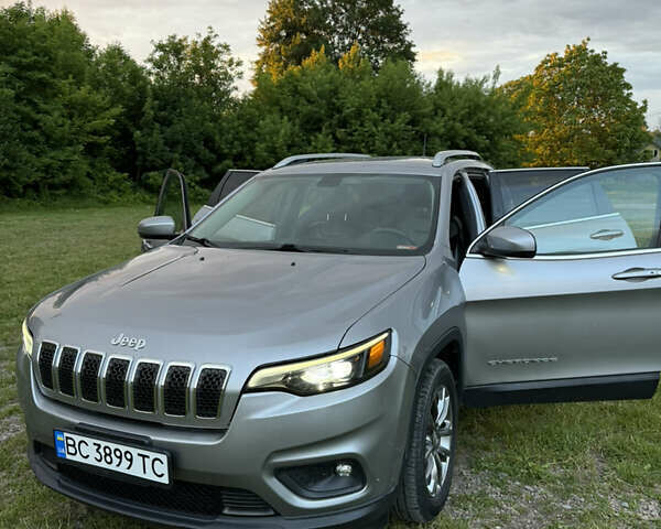 Сірий Джип Cherokee, об'ємом двигуна 2.36 л та пробігом 120 тис. км за 16500 $, фото 1 на Automoto.ua