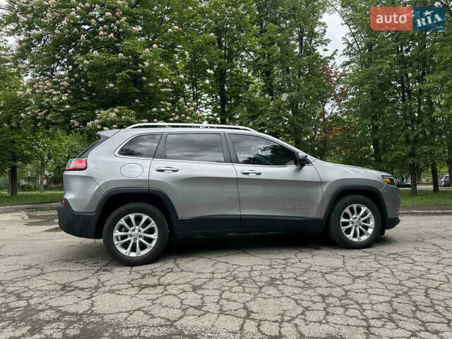 Серый Джип Чероки, объемом двигателя 2.36 л и пробегом 139 тыс. км за 16600 $, фото 19 на Automoto.ua