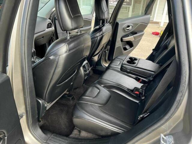 Сірий Джип Cherokee, об'ємом двигуна 2.4 л та пробігом 156 тис. км за 2900 $, фото 6 на Automoto.ua