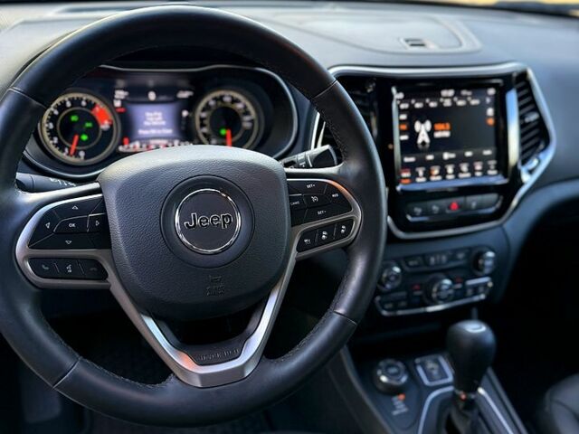 Сірий Джип Cherokee, об'ємом двигуна 3.2 л та пробігом 13 тис. км за 23999 $, фото 4 на Automoto.ua