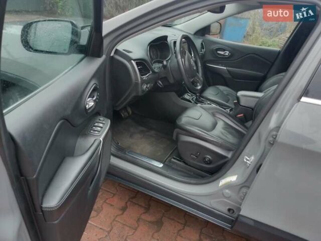 Серый Джип Чероки, объемом двигателя 2.4 л и пробегом 111 тыс. км за 17300 $, фото 7 на Automoto.ua