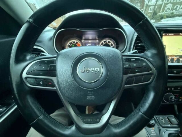 Серый Джип Чероки, объемом двигателя 3.2 л и пробегом 33 тыс. км за 7500 $, фото 6 на Automoto.ua