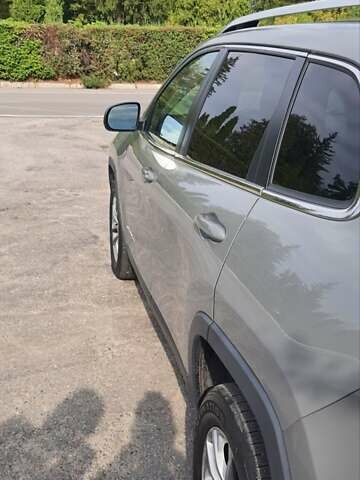 Серый Джип Чероки, объемом двигателя 3.24 л и пробегом 61 тыс. км за 19000 $, фото 13 на Automoto.ua