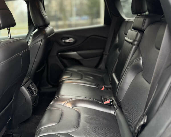 Серый Джип Чероки, объемом двигателя 3.2 л и пробегом 132 тыс. км за 17350 $, фото 20 на Automoto.ua