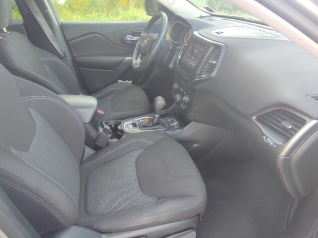 Сірий Джип Cherokee, об'ємом двигуна 2.4 л та пробігом 138 тис. км за 15750 $, фото 18 на Automoto.ua