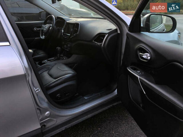 Серый Джип Чероки, объемом двигателя 3.24 л и пробегом 83 тыс. км за 17990 $, фото 12 на Automoto.ua