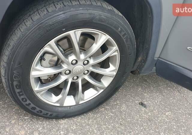 Серый Джип Чероки, объемом двигателя 3.24 л и пробегом 61 тыс. км за 19000 $, фото 27 на Automoto.ua