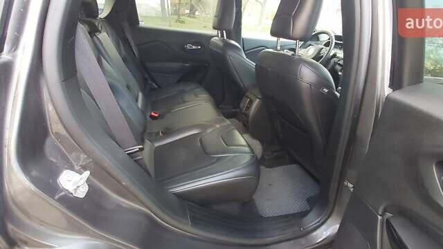 Сірий Джип Cherokee, об'ємом двигуна 3.24 л та пробігом 65 тис. км за 23200 $, фото 11 на Automoto.ua
