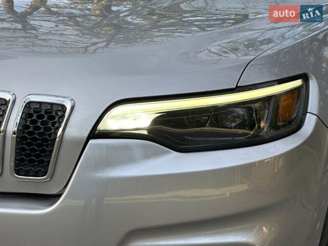 Серый Джип Чероки, объемом двигателя 2.4 л и пробегом 165 тыс. км за 15699 $, фото 47 на Automoto.ua