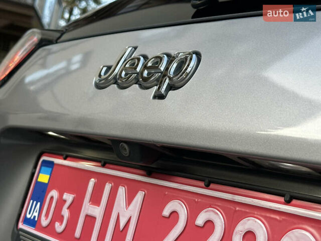 Серый Джип Чероки, объемом двигателя 2.4 л и пробегом 165 тыс. км за 15699 $, фото 158 на Automoto.ua