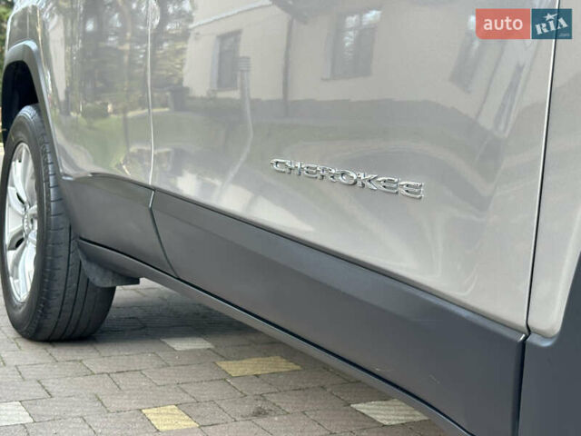 Серый Джип Чероки, объемом двигателя 2.4 л и пробегом 165 тыс. км за 15699 $, фото 64 на Automoto.ua