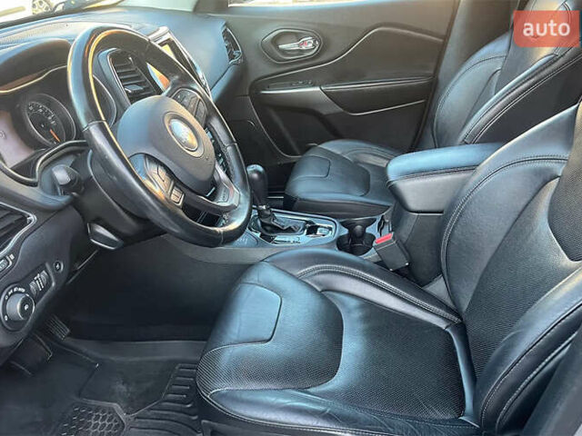 Сірий Джип Cherokee, об'ємом двигуна 2.4 л та пробігом 40 тис. км за 15500 $, фото 4 на Automoto.ua