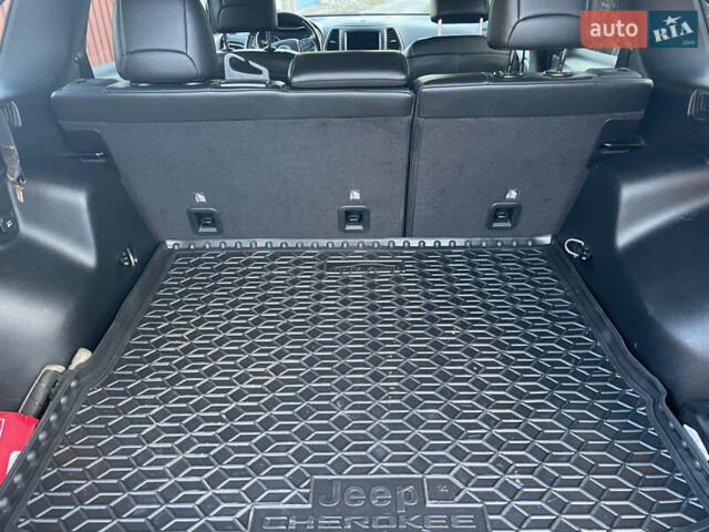 Сірий Джип Cherokee, об'ємом двигуна 3.24 л та пробігом 51 тис. км за 22800 $, фото 17 на Automoto.ua