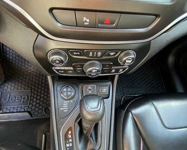 Сірий Джип Cherokee, об'ємом двигуна 3.24 л та пробігом 92 тис. км за 20500 $, фото 22 на Automoto.ua