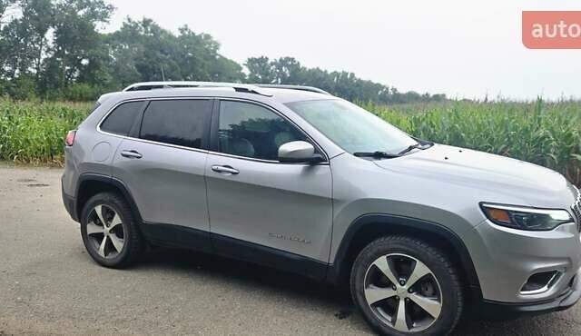 Сірий Джип Cherokee, об'ємом двигуна 3.24 л та пробігом 85 тис. км за 19200 $, фото 5 на Automoto.ua