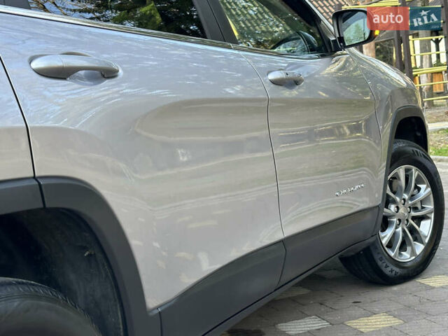 Серый Джип Чероки, объемом двигателя 2.4 л и пробегом 165 тыс. км за 15699 $, фото 141 на Automoto.ua