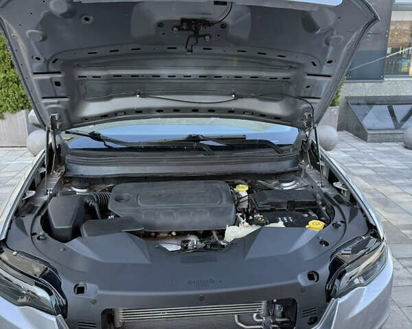 Серый Джип Чероки, объемом двигателя 2.36 л и пробегом 257 тыс. км за 13700 $, фото 14 на Automoto.ua