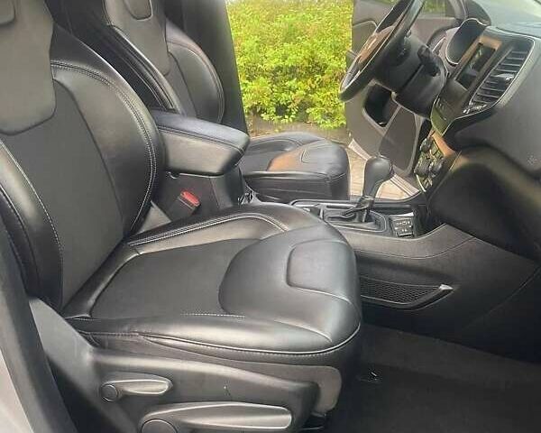 Сірий Джип Cherokee, об'ємом двигуна 2.36 л та пробігом 140 тис. км за 15500 $, фото 8 на Automoto.ua
