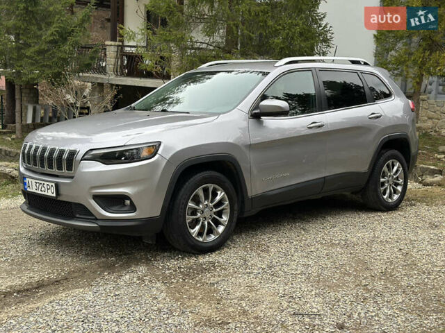 Серый Джип Чероки, объемом двигателя 2.36 л и пробегом 113 тыс. км за 15700 $, фото 1 на Automoto.ua