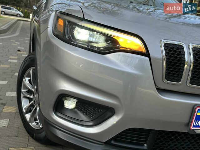 Серый Джип Чероки, объемом двигателя 2.4 л и пробегом 165 тыс. км за 15699 $, фото 74 на Automoto.ua