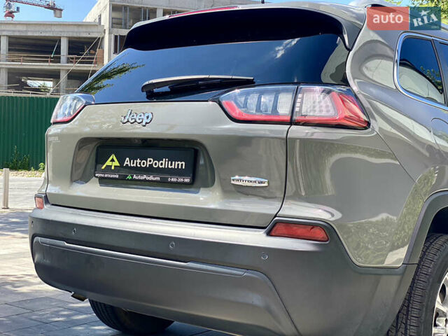 Джип Чероки 2020 в Киеве на Automoto.ua Серый Джип Чероки, объемом двигателя 2.36 л и пробегом 71 тыс. км за 18500 $, фото 13 на Automoto.ua
