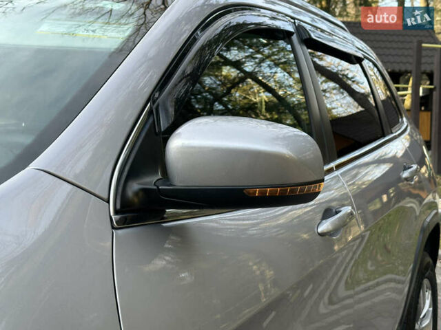 Серый Джип Чероки, объемом двигателя 2.4 л и пробегом 165 тыс. км за 15699 $, фото 26 на Automoto.ua