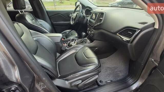 Сірий Джип Cherokee, об'ємом двигуна 3.24 л та пробігом 65 тис. км за 23200 $, фото 10 на Automoto.ua
