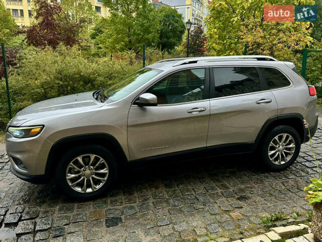 Джип Чероки 2020 в Киеве на Automoto.ua Серый Джип Чероки, объемом двигателя 2.36 л и пробегом 121 тыс. км за 18300 $, фото 3 на Automoto.ua