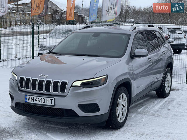 Серый Джип Чероки, объемом двигателя 2.36 л и пробегом 98 тыс. км за 17000 $, фото 1 на Automoto.ua