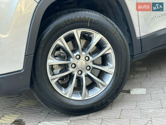 Серый Джип Чероки, объемом двигателя 2.4 л и пробегом 165 тыс. км за 15699 $, фото 24 на Automoto.ua