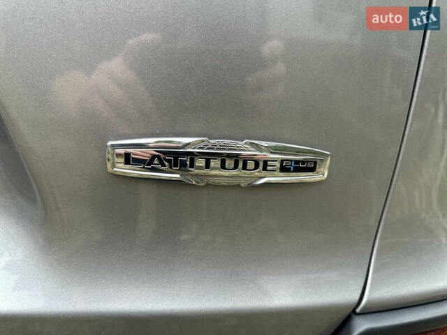 Серый Джип Чероки, объемом двигателя 2.36 л и пробегом 113 тыс. км за 15700 $, фото 3 на Automoto.ua