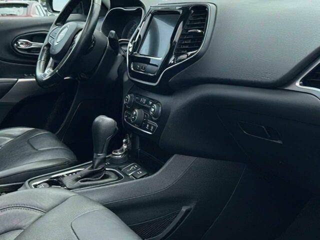 Сірий Джип Cherokee, об'ємом двигуна 3.2 л та пробігом 32 тис. км за 11200 $, фото 7 на Automoto.ua
