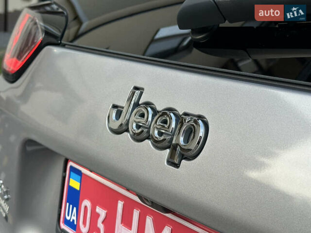 Серый Джип Чероки, объемом двигателя 2.4 л и пробегом 165 тыс. км за 15699 $, фото 159 на Automoto.ua