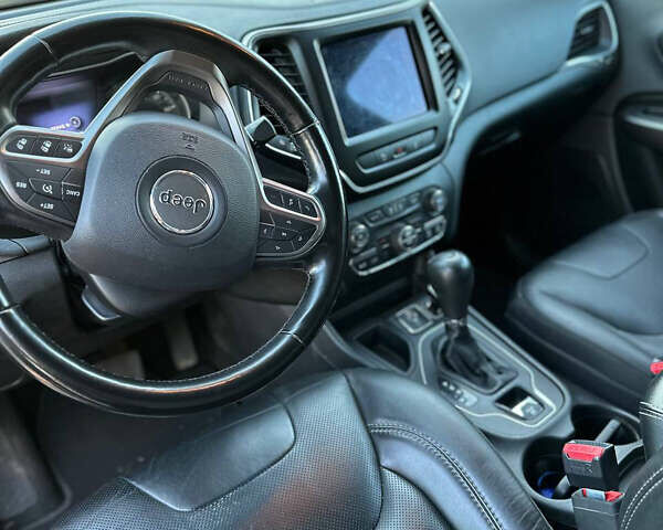 Сірий Джип Cherokee, об'ємом двигуна 3.24 л та пробігом 74 тис. км за 21000 $, фото 6 на Automoto.ua