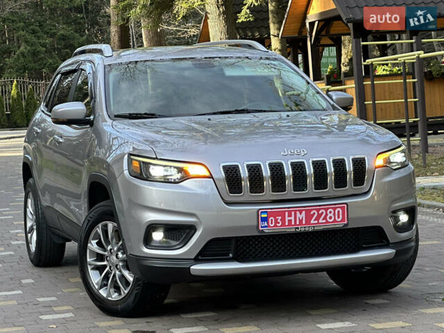 Серый Джип Чероки, объемом двигателя 2.4 л и пробегом 165 тыс. км за 15699 $, фото 1 на Automoto.ua
