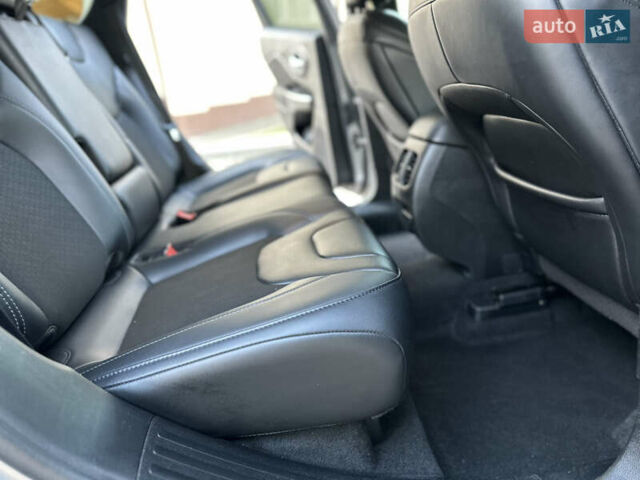 Серый Джип Чероки, объемом двигателя 2.4 л и пробегом 165 тыс. км за 15699 $, фото 229 на Automoto.ua