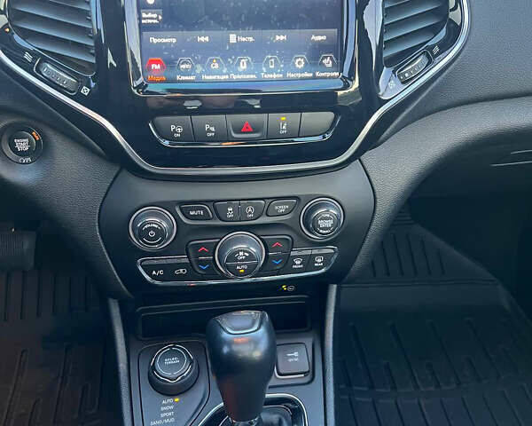 Серый Джип Чероки, объемом двигателя 3.24 л и пробегом 77 тыс. км за 21500 $, фото 23 на Automoto.ua