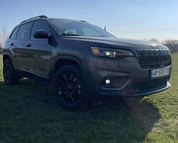 Сірий Джип Cherokee, об'ємом двигуна 2.36 л та пробігом 28 тис. км за 19500 $, фото 7 на Automoto.ua