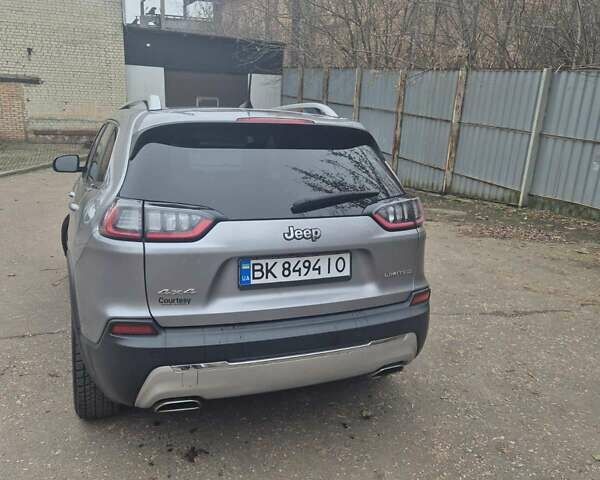 Серый Джип Чероки, объемом двигателя 3.2 л и пробегом 300 тыс. км за 15100 $, фото 9 на Automoto.ua