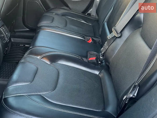 Сірий Джип Cherokee, об'ємом двигуна 2.4 л та пробігом 40 тис. км за 15500 $, фото 6 на Automoto.ua