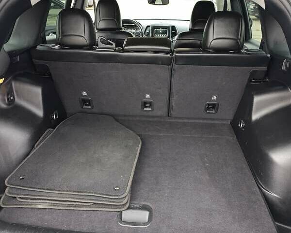 Серый Джип Чероки, объемом двигателя 0 л и пробегом 113 тыс. км за 15000 $, фото 9 на Automoto.ua