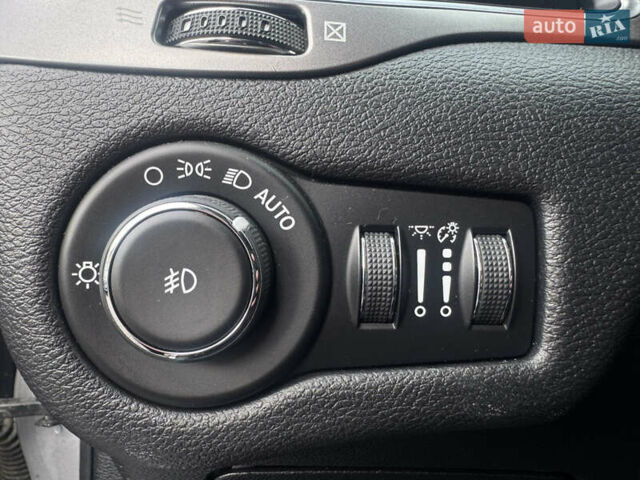 Джип Чероки 2020 в Бердичеве на Automoto.ua Серый Джип Чероки, объемом двигателя 2.4 л и пробегом 51 тыс. км за 16900 $, фото 22 на Automoto.ua