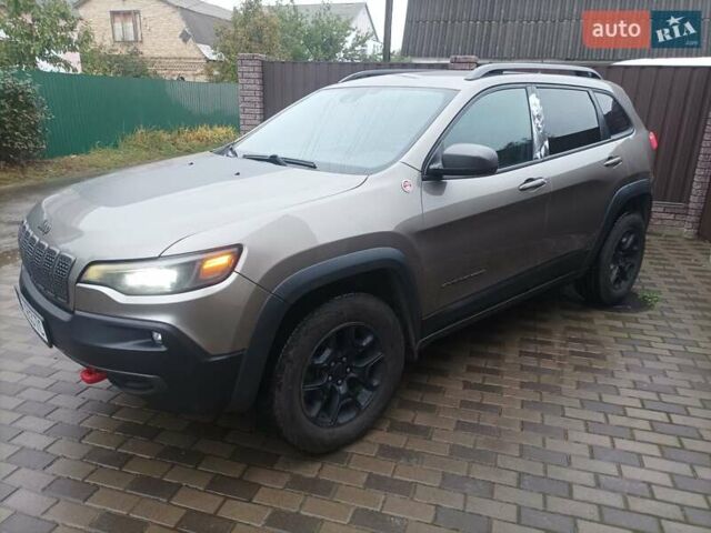 Сірий Джип Cherokee, об'ємом двигуна 3.24 л та пробігом 630 тис. км за 18700 $, фото 3 на Automoto.ua