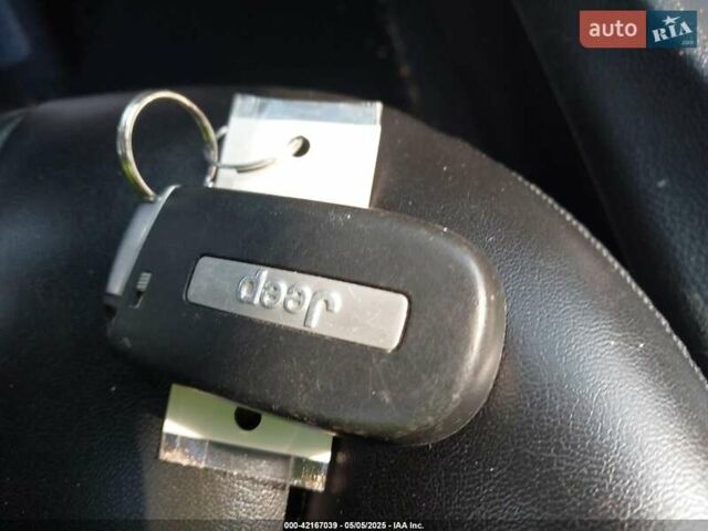 Серый Джип Чероки, объемом двигателя 2.36 л и пробегом 110 тыс. км за 12900 $, фото 10 на Automoto.ua