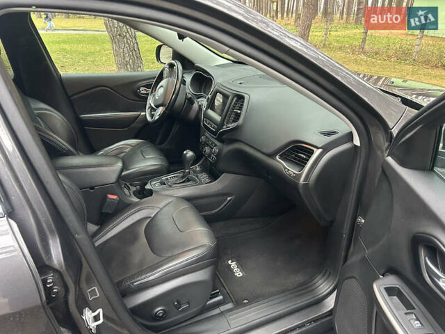 Сірий Джип Cherokee, об'ємом двигуна 3.24 л та пробігом 90 тис. км за 19800 $, фото 14 на Automoto.ua